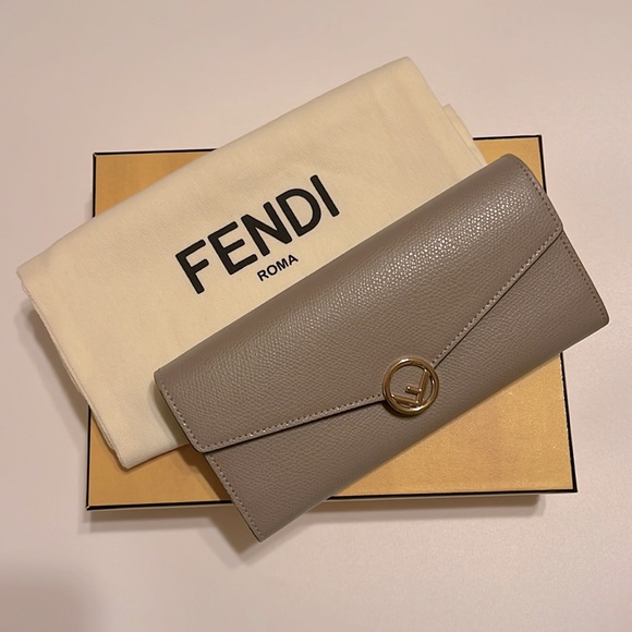 Fendi Logo Plaque Continental Wallet - Picture 3 of 17